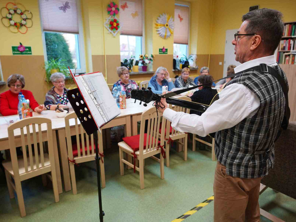 Ponad 40 członków w koczalskim klubie seniora. Zainteresowania mają szerokie.