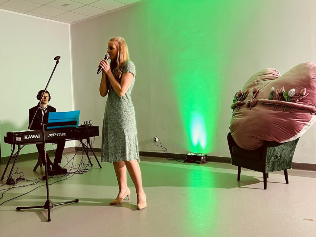 Aktorka i pianista w duecie. Recital o życiu Anny German w Przechlewie.