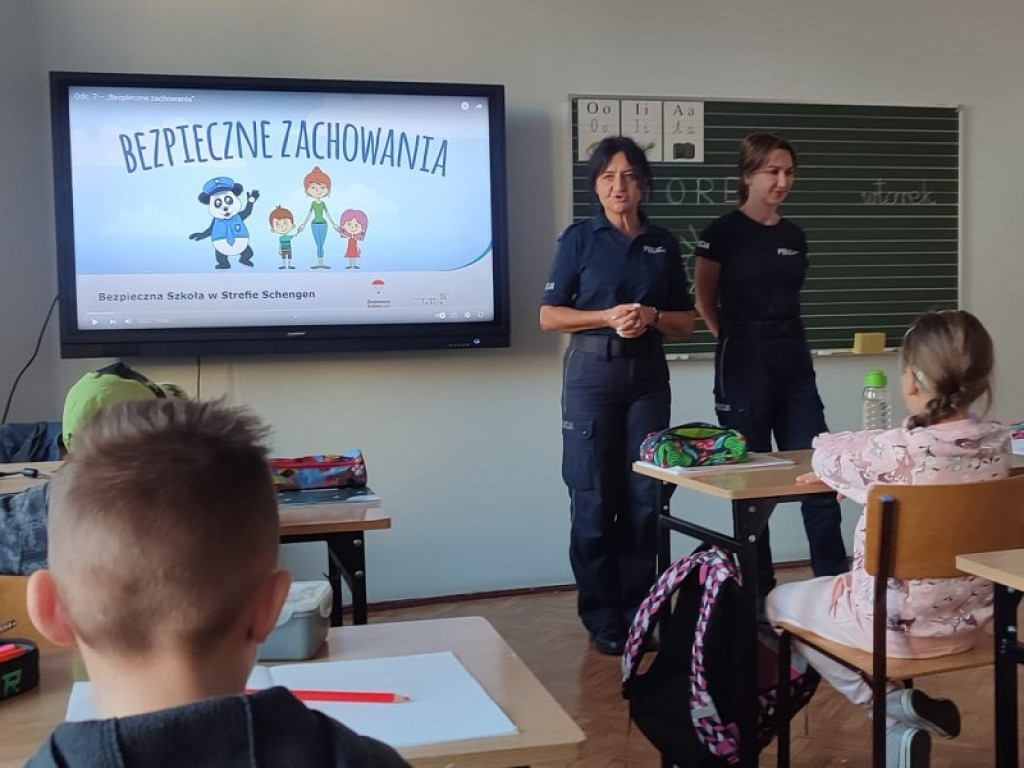 Policjanci w akcji: Uczniowie z SOSW uczą się, jak bezpiecznie dotrzeć do szkoły!