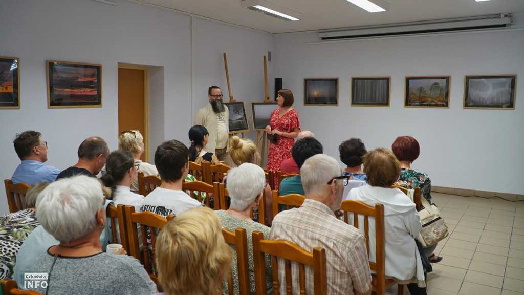Wystawa „Piórem, liściem, światłem” – zdjęcia