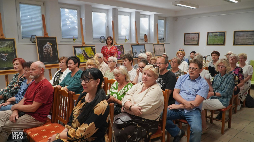 Wystawa „Piórem, liściem, światłem” – zdjęcia