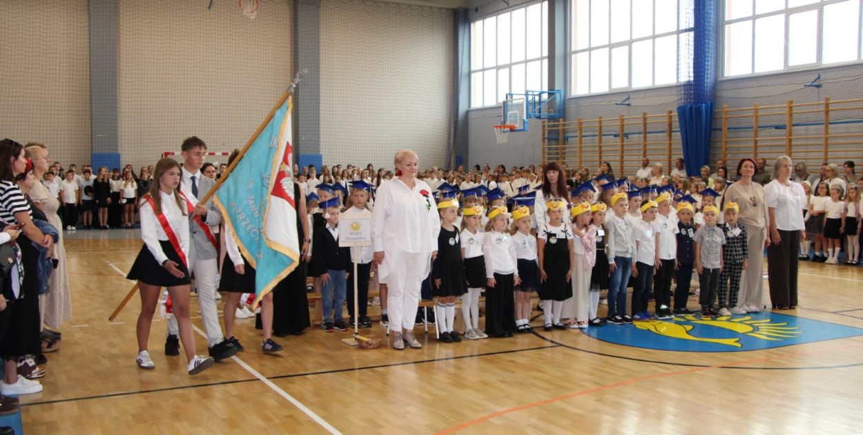 Rozpoczęcie roku szkolnego w Przechlewie – zdjęcia
