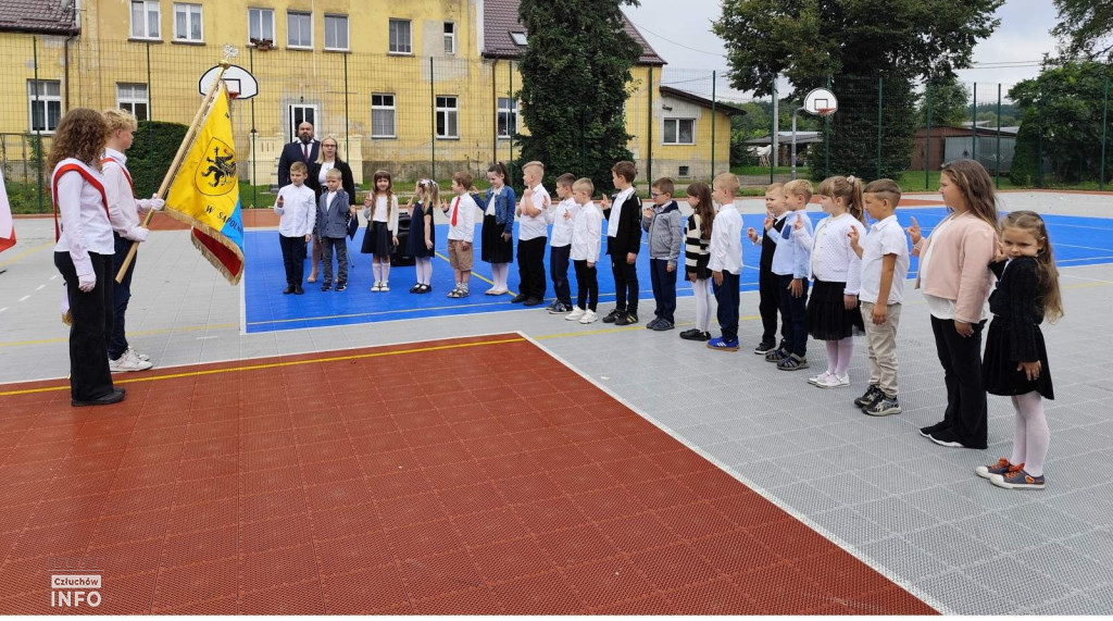 Rozpoczęcie roku szkolnego w Przechlewie – zdjęcia
