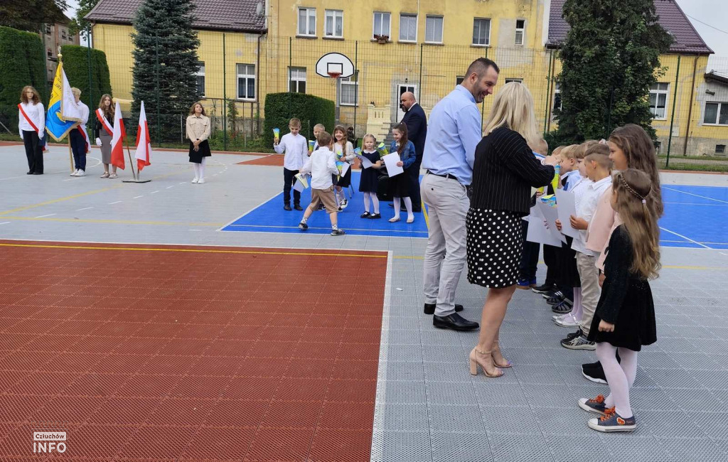 Rozpoczęcie roku szkolnego w Przechlewie – zdjęcia