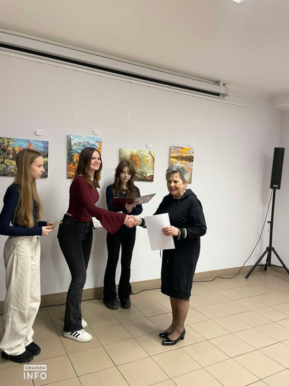 „Moc Pokoleń” w bibliotece w Człuchowie – zdjęcia