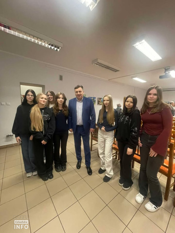 „Moc Pokoleń” w bibliotece w Człuchowie – zdjęcia