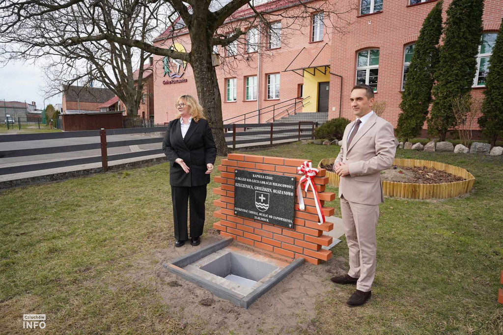 Kapsuła czasu w Rzeczenicy – fotogaleria