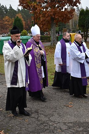 Wspólnota parafialna pożegnała proboszcza-205