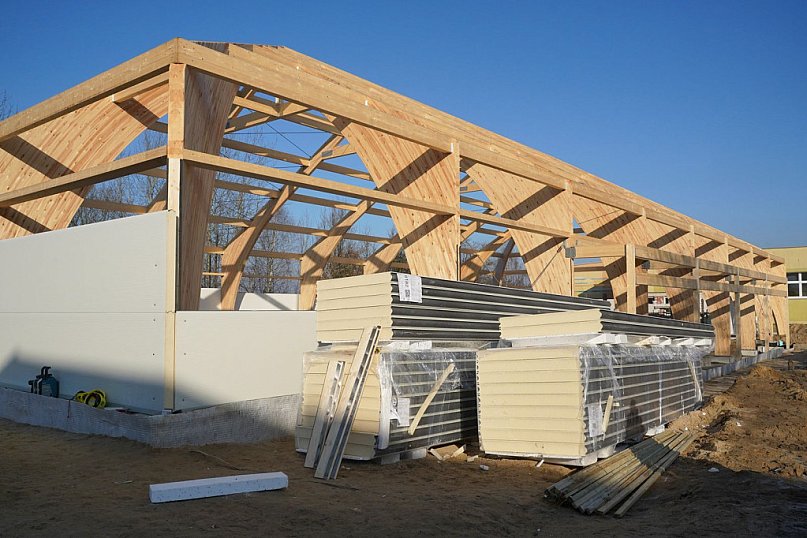 Budowa hali sportowej w Człuchowie postępuje