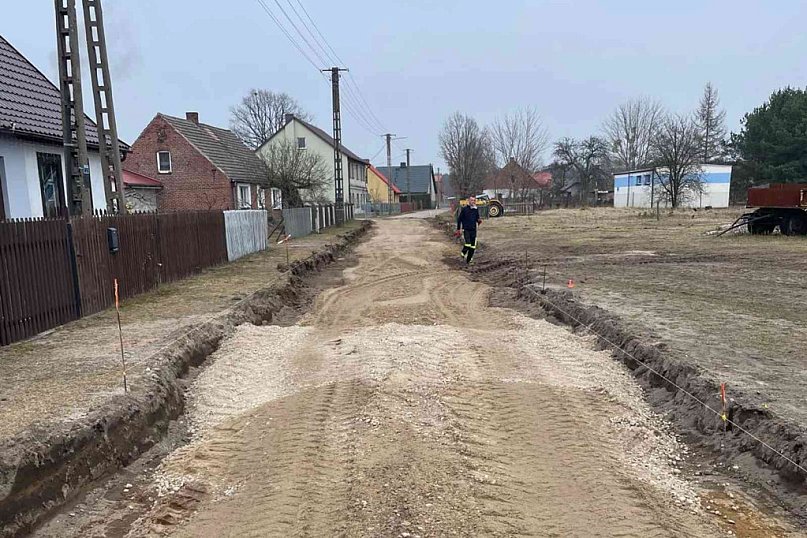 Międzybórz – ruszyła przebudowa ważnej drogi