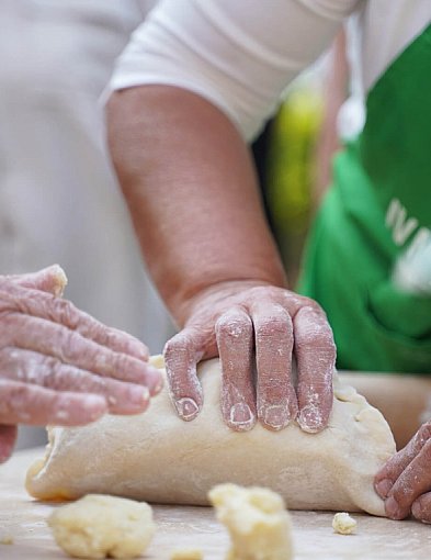 12 drużyn powalczy o tytuł mistrza lepienia pierogów w Rzewnicy-5169