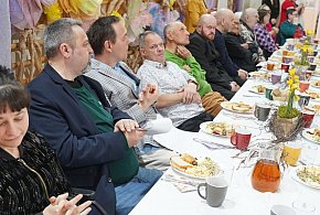 Prawie 40 osób na śniadaniu wielkanocnym w Środowiskowym Domu Samopomocy
