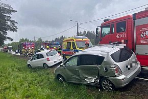 Zderzenie dwóch aut na DK25 między Stołcznem a Gwieździnem
