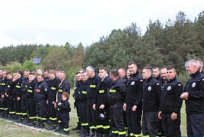 Nowe ubrania, pompa, sprzęt ratowniczy. Strażacy z gminy otrzymali wsparcie
