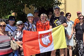 Mieszkańcy poznawali historię człuchowskich szkół podczas spaceru
