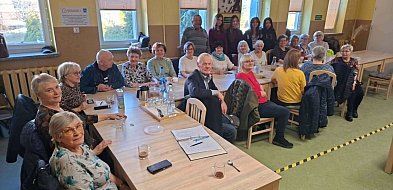 Projekt „Moc Pokoleń” łączy młodzież i seniorów