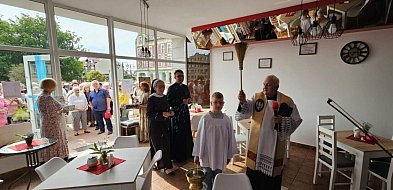 Kawa, rozmowa i pomoc seniorom. Ruszyła kawiarenka „Dobrego Słowa”