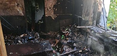 Pożar zabrał jej dom i cały dobytek. Mieszkańcy już ruszyli z pomocą
