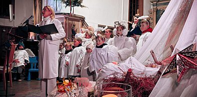 Kolędowanie z przedszkolakami w Gwieździnie. Najmłodsi wystąpili w kościele