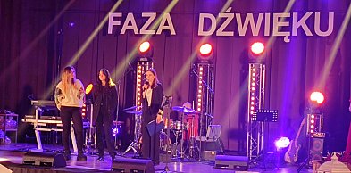 Faza Dźwięku zagrała w Czarnem. Pełna sala i 11 tys. zł dla zwierząt