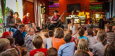 Rodzinne wakacje nad morzem – co robić w Łebie z dziećmi, żeby każdy wrócił z urlo