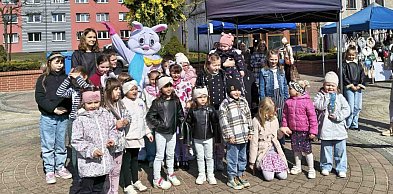 Świąteczna atmosfera na kiermaszu wielkanocnym w Debrznie