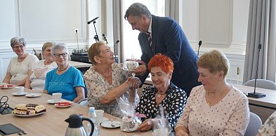 Rekordowa liczba wnucząt w urzędzie. Szesnaście mam świętowało Dzień Matki