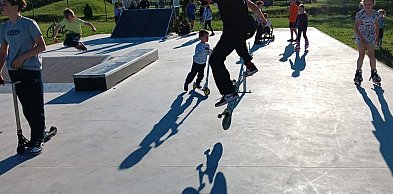 Graffiti zamiast książek? Nietypowa akcja biblioteki na... skateparku
