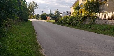 Czarnoszyce: mieszkańcy żądają 30 km/h, progów i chodnika-6270