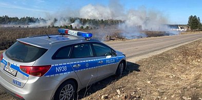 Pożar suchej trawy w Koczale. Policja ostrzega