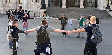 Uczniowie ze Stołczna w trzech stolicach Europy. Relacja z wyjazdu Erasmus+