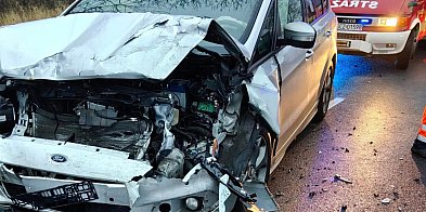 Dwa auta rozbite. Wypadek na DK25 w Gwieździnie-7038