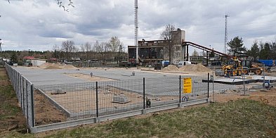 Deszcz lał się prosto do kontenerów. Podpatrywali sąsiadów by uniknąć błędu