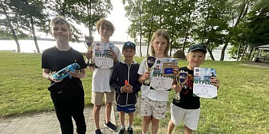 Młodzi żeglarze z sukcesami na Jeziorze Rychnowskim