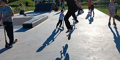 Graffiti zamiast książek? Nietypowa akcja biblioteki na... skateparku