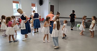 „Sztuka ludowa łączy pokolenia” – projekt z Przechlewa z dofinansowaniem-5937
