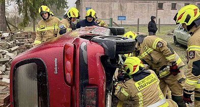 Strażacy z dwóch powiatów trenowali w Strzeczonie pożar i poważny wypadek-6969