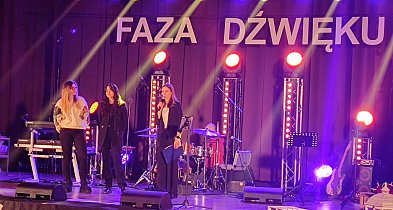 Faza Dźwięku zagrała w Czarnem. Pełna sala i 11 tys. zł dla zwierząt