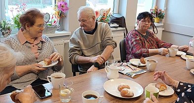 Seniorzy z Debrzna świętowali Tłusty Czwartek i Walentynki