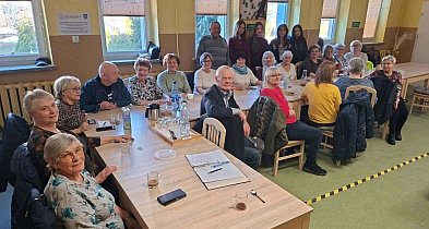 Projekt „Moc Pokoleń” łączy młodzież i seniorów