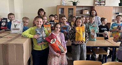 Uczniowie Szkoły Podstawowej nr 1 pomogli bezdomnym zwierzętom