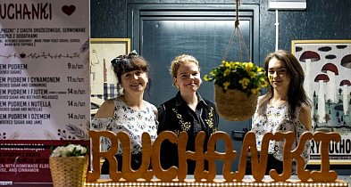 Kiermasz w Czarnem już trwa. Na stoiskach królują lokalne smaki