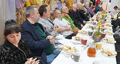 Prawie 40 osób na śniadaniu wielkanocnym w Środowiskowym Domu Samopomocy