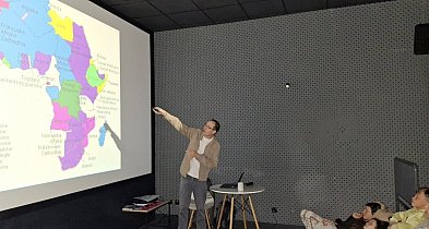 Podróżnik Piotr Kowalczyk zabrał mieszkańców w dwie ciekawe wyprawy