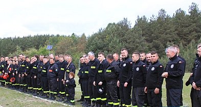 Nowe ubrania, pompa, sprzęt ratowniczy. Strażacy z gminy otrzymali wsparcie