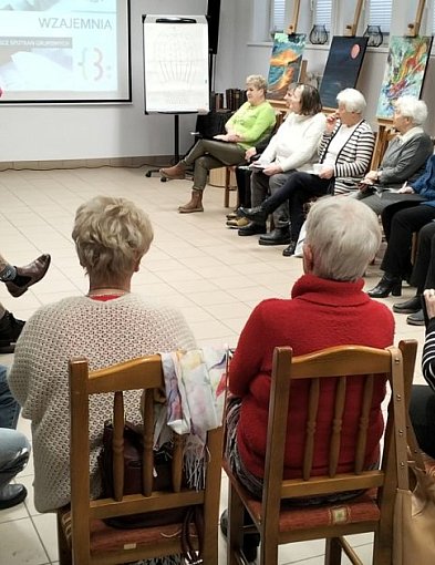 Pierwsze spotkanie grupy wzajemnego wsparcia „Wzajemni” w bibliotece