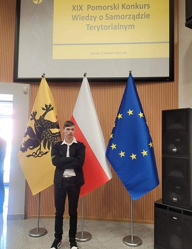 Uczeń z Czarnego finalistą etapu wojewódzkiego konkursu o samorządzie