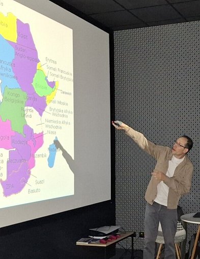 Podróżnik Piotr Kowalczyk zabrał mieszkańców w dwie ciekawe wyprawy