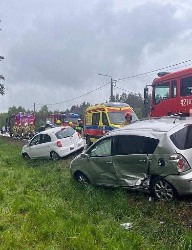 Zderzenie dwóch aut na DK25 między Stołcznem a Gwieździnem