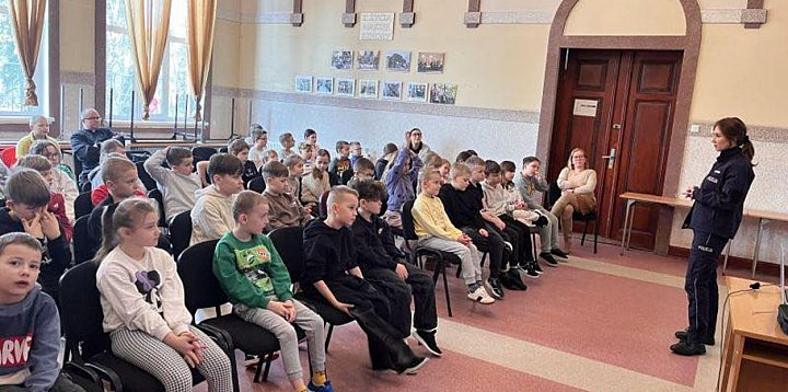 Policjantki z KPP Człuchów o cyberprzestępczości